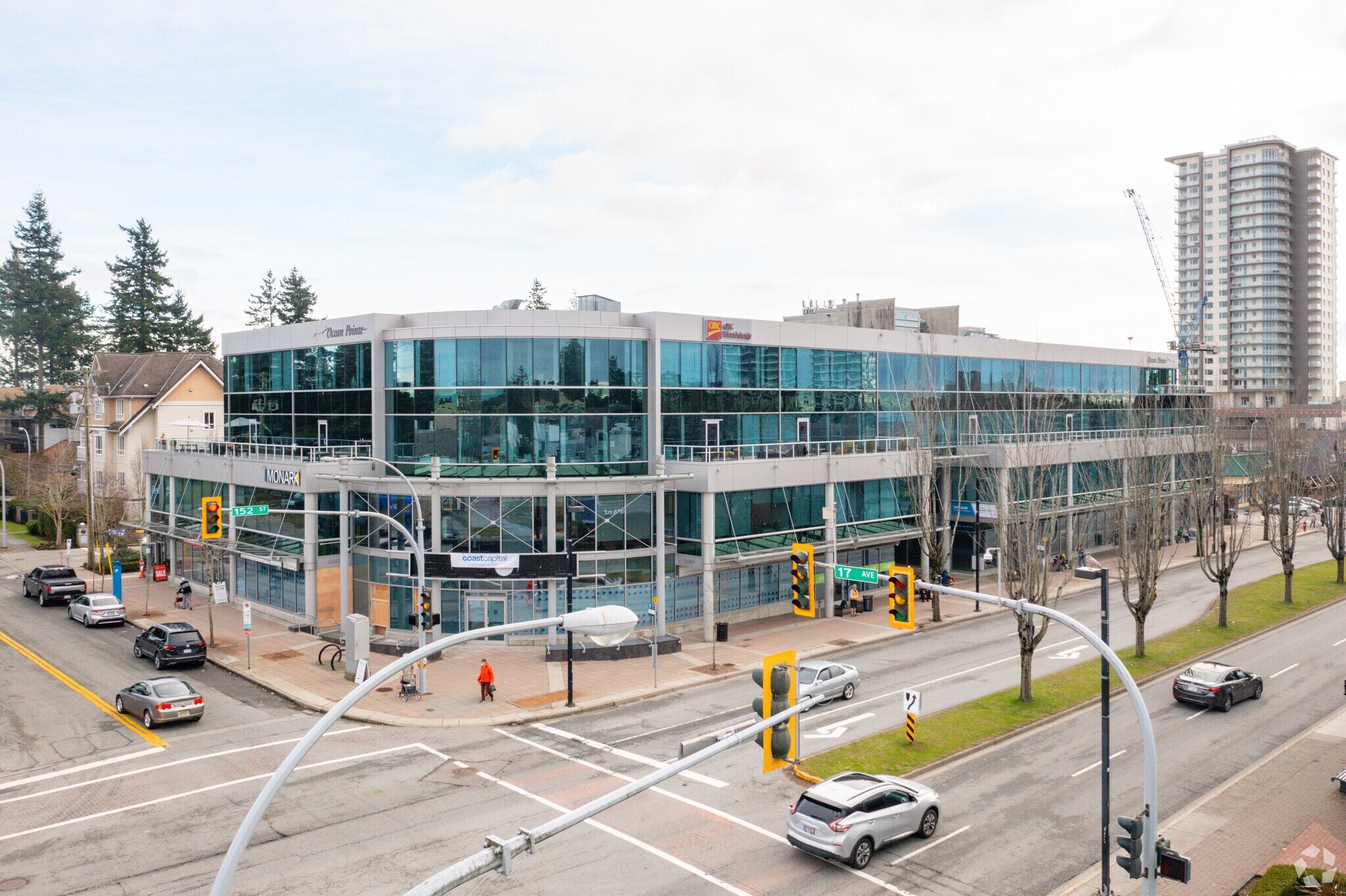 1688 152nd St, Surrey, BC à louer Photo principale– Image 1 sur 8