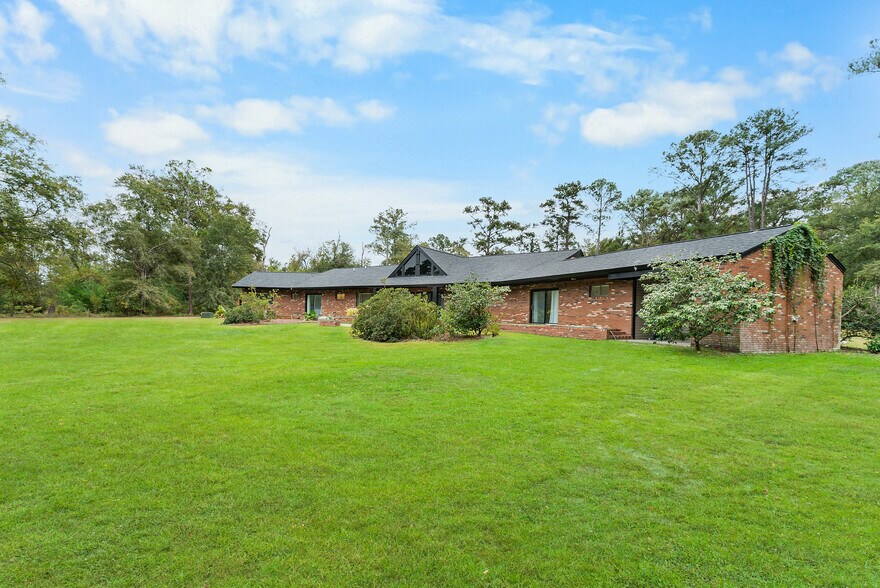 100 Morgan Dr, Jesup, GA à vendre - Photo de l’immeuble – Image 2 sur 44