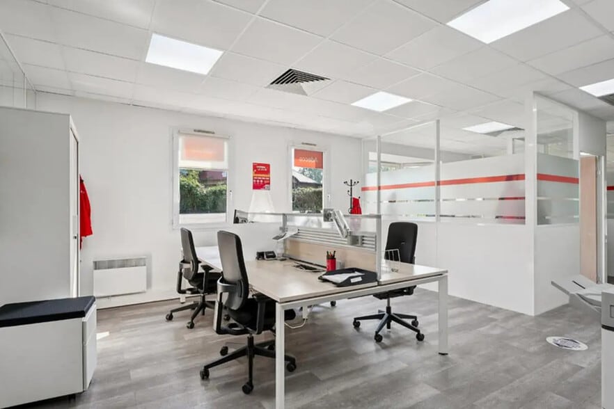213 Rue De Gerland, Lyon à louer - Photo de l’immeuble – Image 1 sur 14