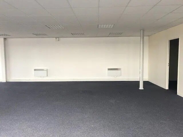Bureau dans La Farlède à louer - Photo de l’immeuble – Image 3 sur 4
