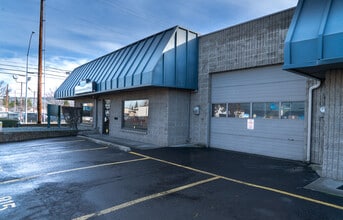 815-817 N Central Ave, Medford, OR à louer Photo de l’immeuble– Image 1 sur 8