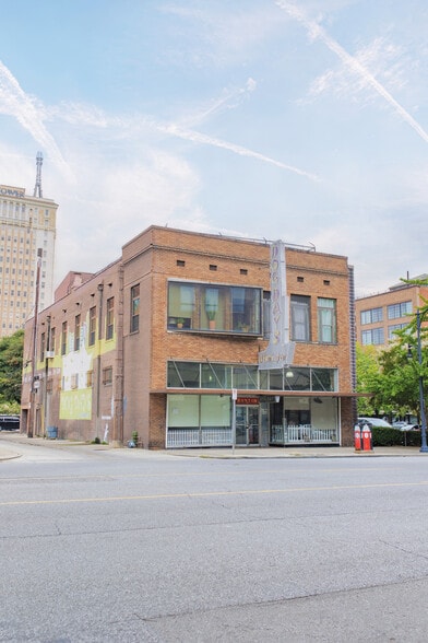 112 18th St N, Birmingham, AL à vendre - Photo de l’immeuble – Image 2 sur 57