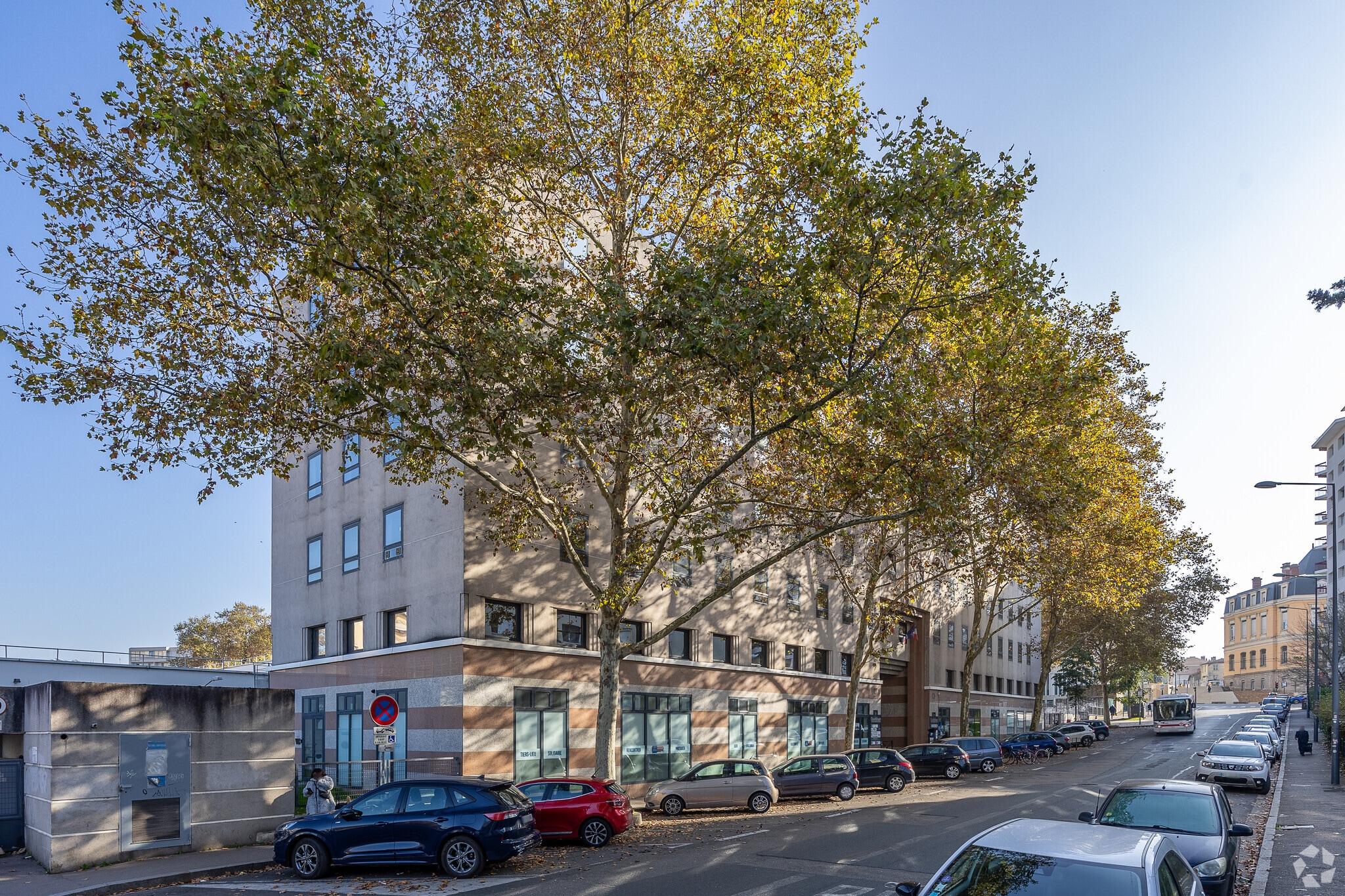 Bureau dans Villeurbanne à louer Photo principale– Image 1 sur 4