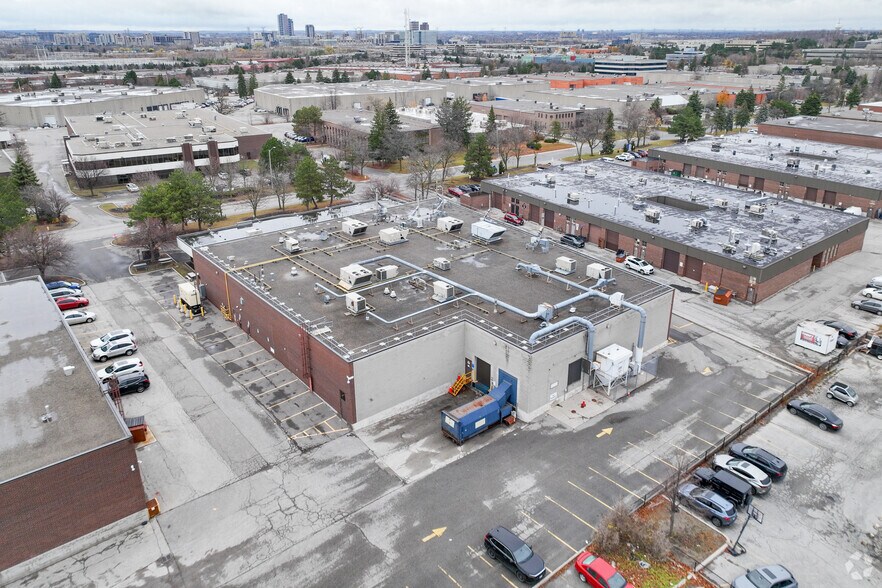 201 Bentley St, Markham, ON à louer - Photo de l’immeuble – Image 2 sur 3