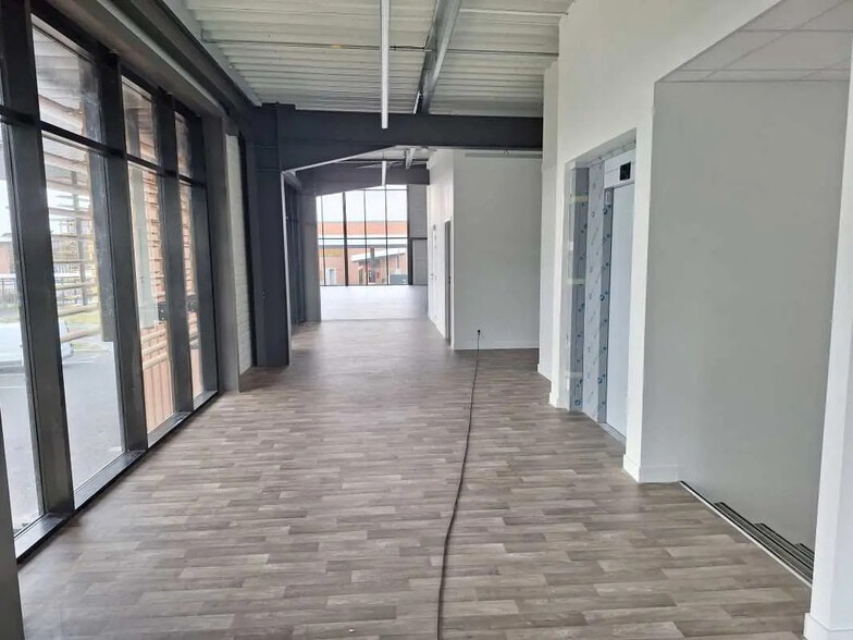 Local commercial dans Artigues-près-Bordeaux à louer - Photo de l’immeuble – Image 3 sur 11