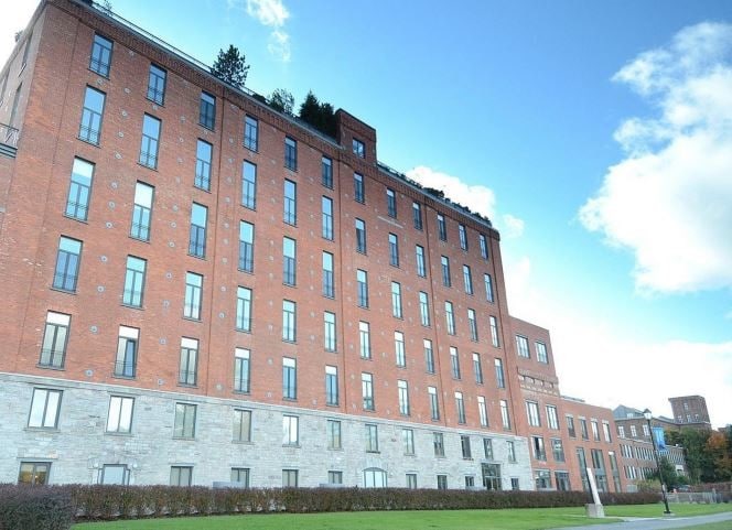 1701-1713 Rue Saint-Patrick, Montréal, QC à louer - Photo de l’immeuble – Image 2 sur 6