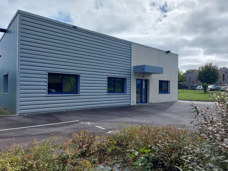 Local d’activités dans Treillières à louer Photo de l’immeuble– Image 1 sur 7