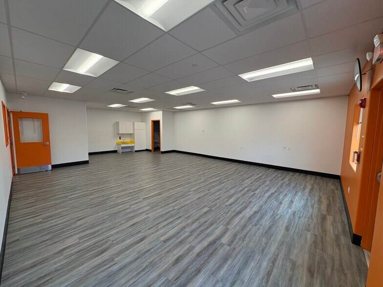 2141 Orchard Rd, Montgomery, IL à louer - Photo intérieure – Image 3 sur 16