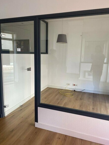 Bureau dans Quimper à vendre - Photo intérieure – Image 2 sur 8