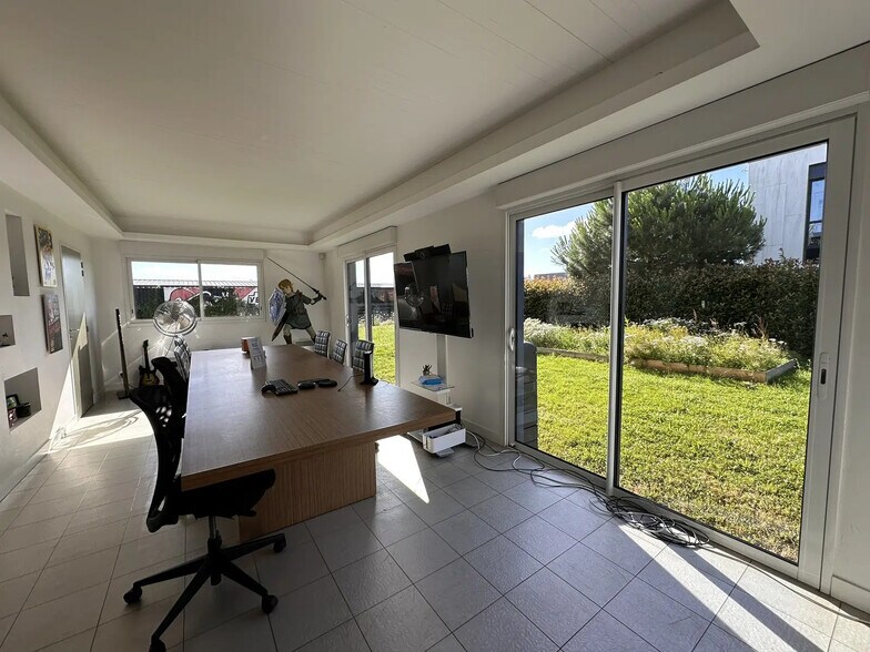 Bureau dans Beaucouzé à louer - Photo de l’immeuble – Image 1 sur 5