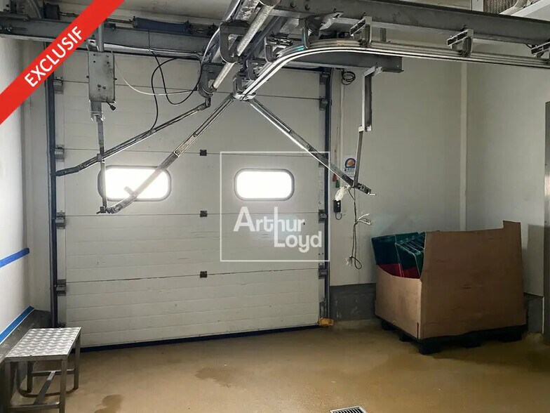 Local d'activités dans Étampes à vendre - Photo de l’immeuble – Image 2 sur 6