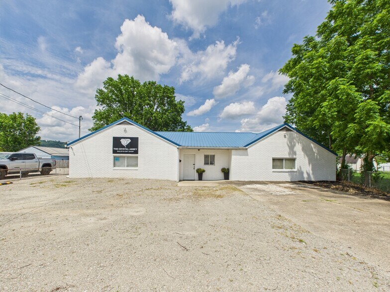 2404 Grant Ave, Saint Albans, WV à vendre - Photo de l’immeuble – Image 1 sur 13