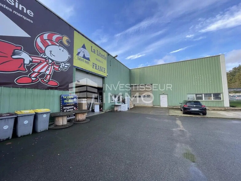 Local commercial dans Samoreau à louer - Photo principale – Image 1 sur 8