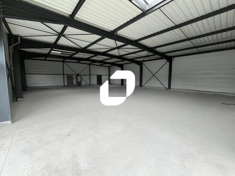 Local commercial dans Sin-le-Noble à louer - Photo de l’immeuble – Image 3 sur 7