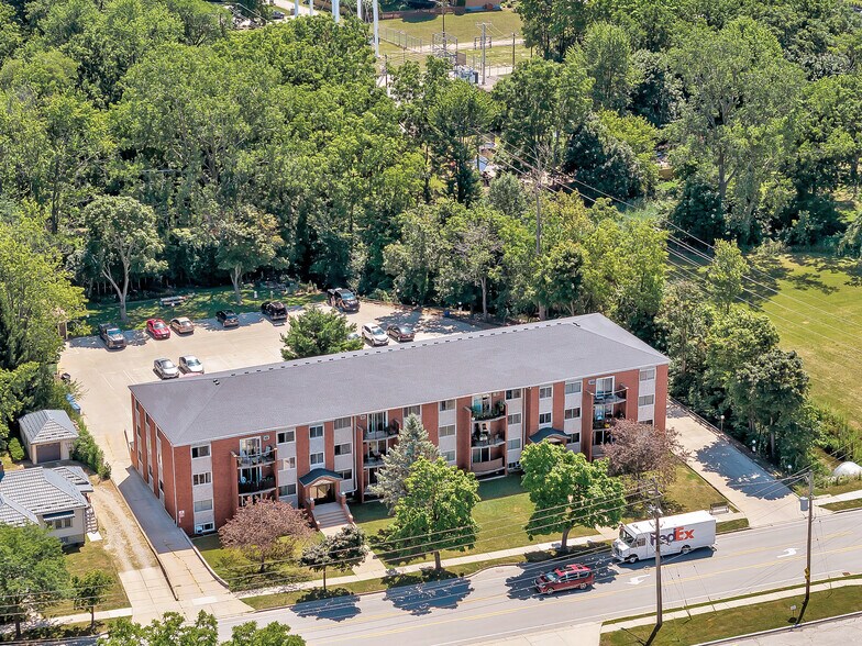 109 Division St N, Kingsville, ON à vendre - Photo principale – Image 1 sur 41