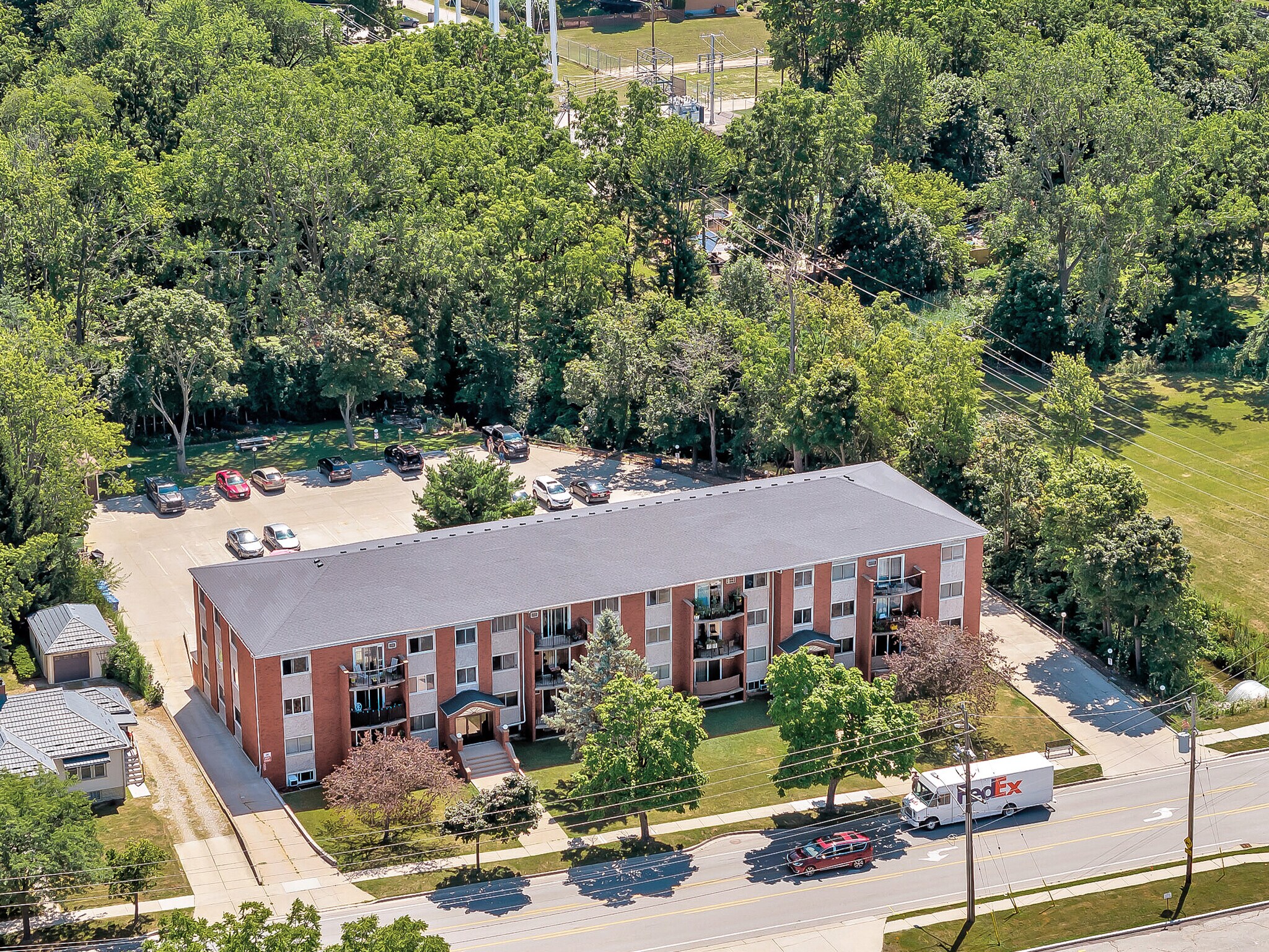 109 Division St N, Kingsville, ON à vendre Photo principale– Image 1 sur 42
