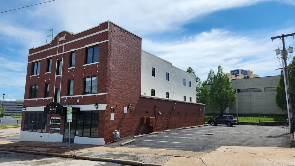 1120 S Boston Ave, Tulsa, OK à louer - Photo de l’immeuble – Image 3 sur 7