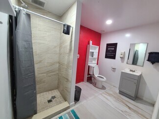 Plus de détails pour 4980 NW 165th St, Miami Gardens, FL - Industriel/Logistique à vendre