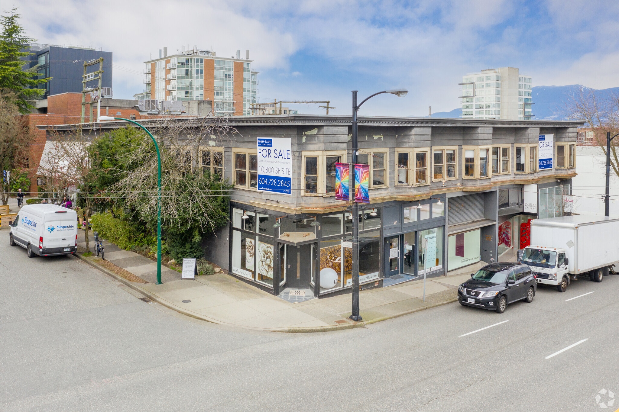 2331-2335 Granville St, Vancouver, BC à louer Photo principale– Image 1 sur 7