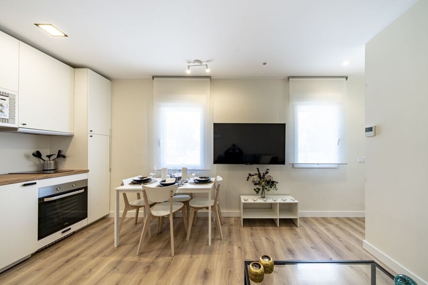 Immeuble residentiel dans Madrid, Madrid à vendre - Photo intérieure – Image 3 sur 11