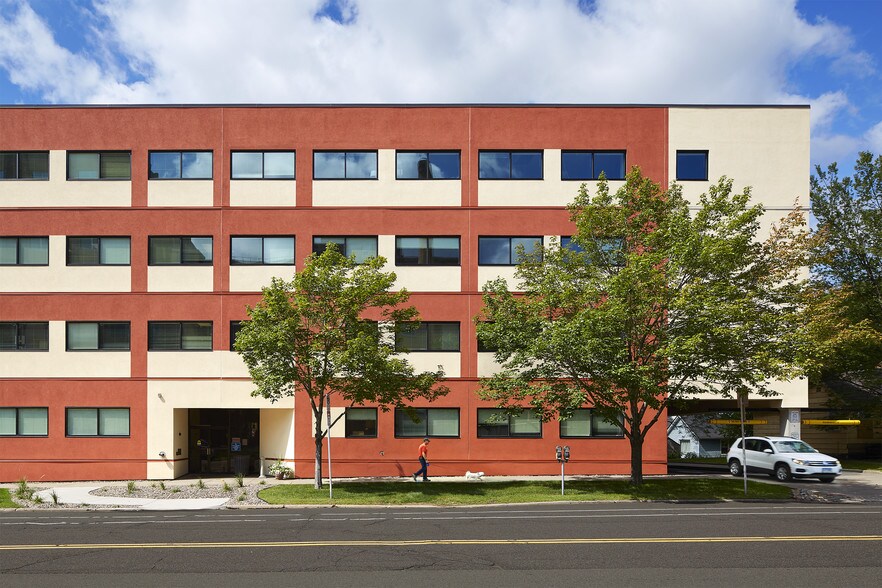 555 Park St, Saint Paul, MN à louer - Photo de l’immeuble – Image 3 sur 4