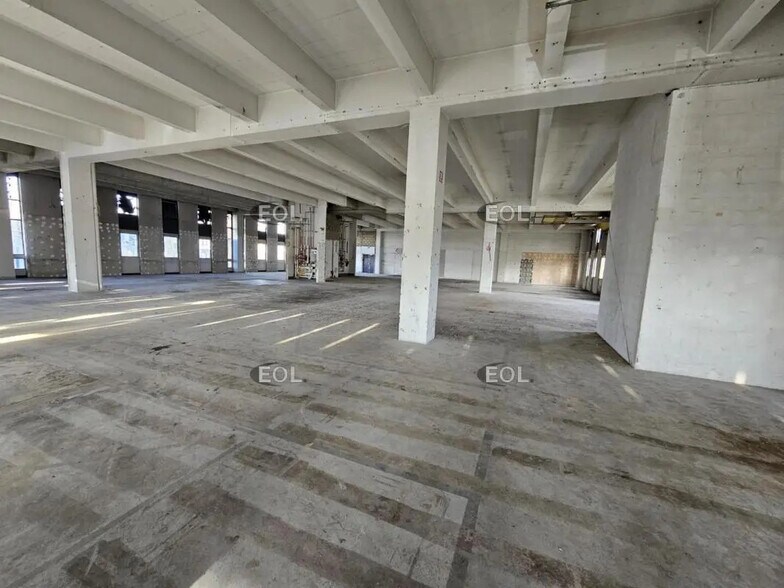 Local d’activités dans Rungis à louer - Photo intérieure – Image 3 sur 6