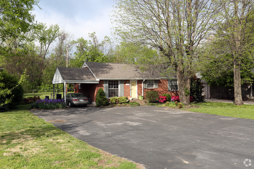 2929 Berry Hill Dr, Nashville, TN à louer - Photo principale – Image 1 sur 12