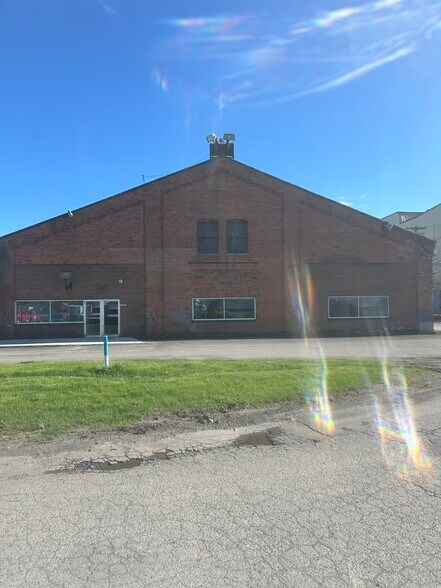 2 Main St, Depew, NY à louer - Photo principale – Image 1 sur 19