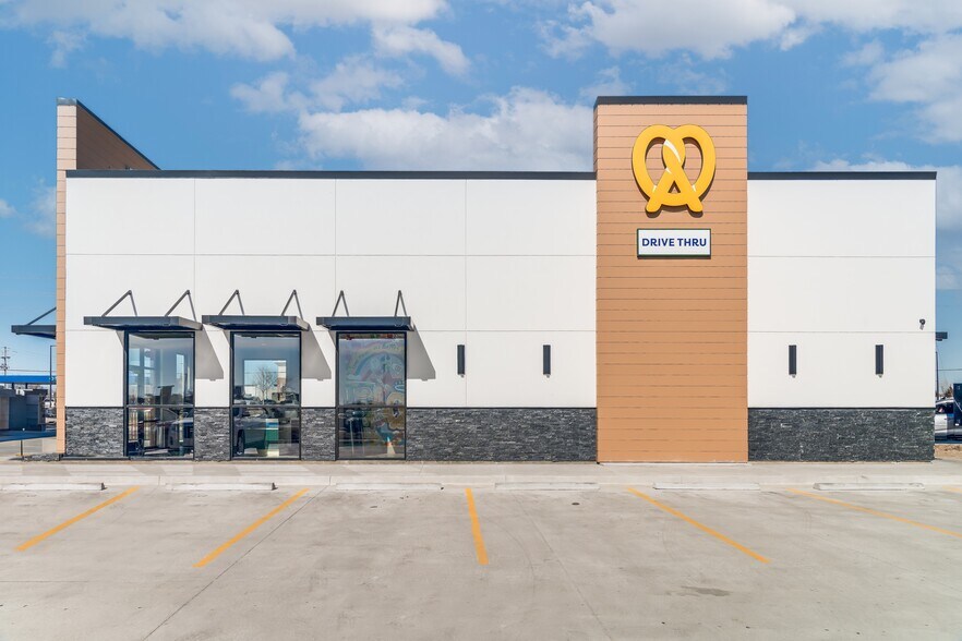 10209 W 29th St N, Wichita, KS à vendre - Photo de l’immeuble – Image 3 sur 4