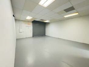 3825 Investment Ln, West Palm Beach, FL à louer Photo intérieure– Image 2 sur 16