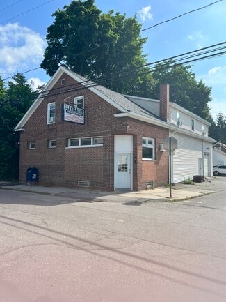 Plus de détails pour 221 Oak Ave, Torrington, CT - Local commercial à louer