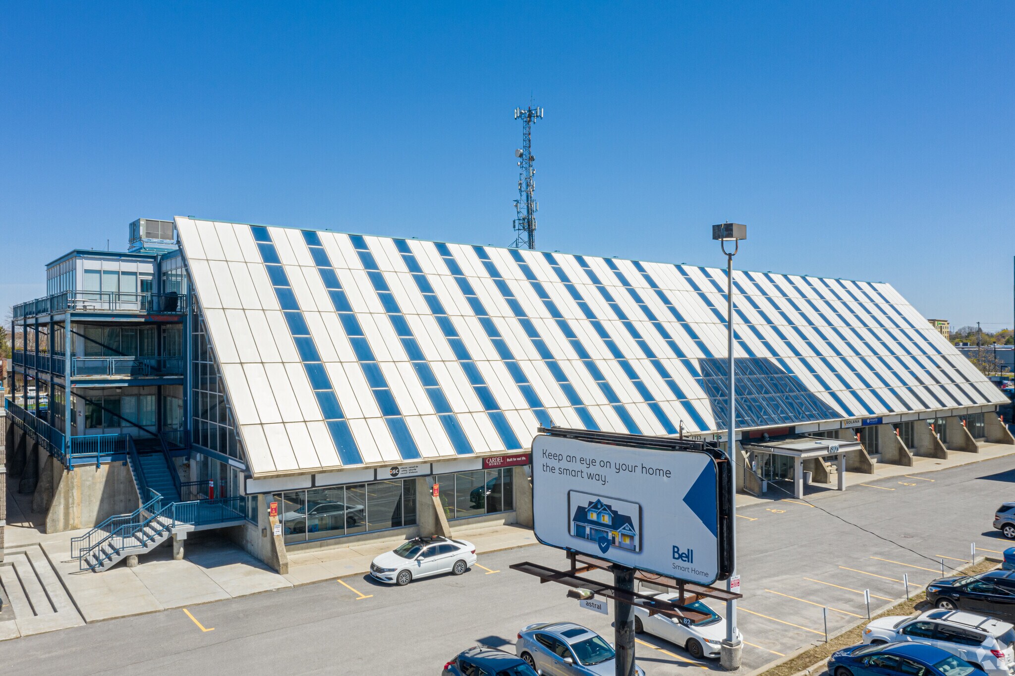 301 Moodie Dr, Ottawa, ON à louer Photo de l’immeuble– Image 1 sur 6