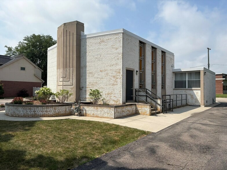 2730 Edsel St, Trenton, MI à vendre - Photo de l’immeuble – Image 2 sur 23