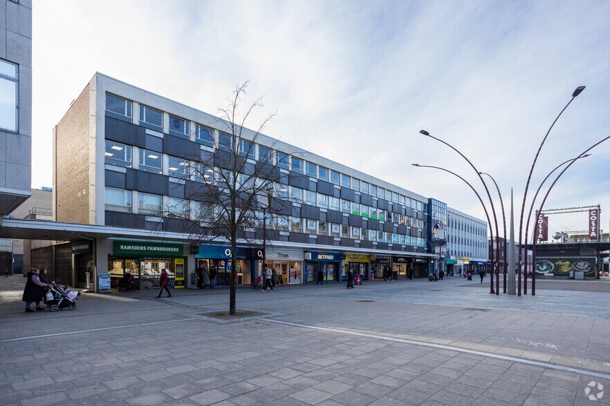 Town Sq, Basildon à louer - Photo principale – Image 1 sur 6