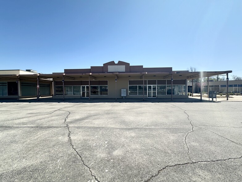 1110 E 7th St, Joplin, MO à louer - Photo de l’immeuble – Image 2 sur 4