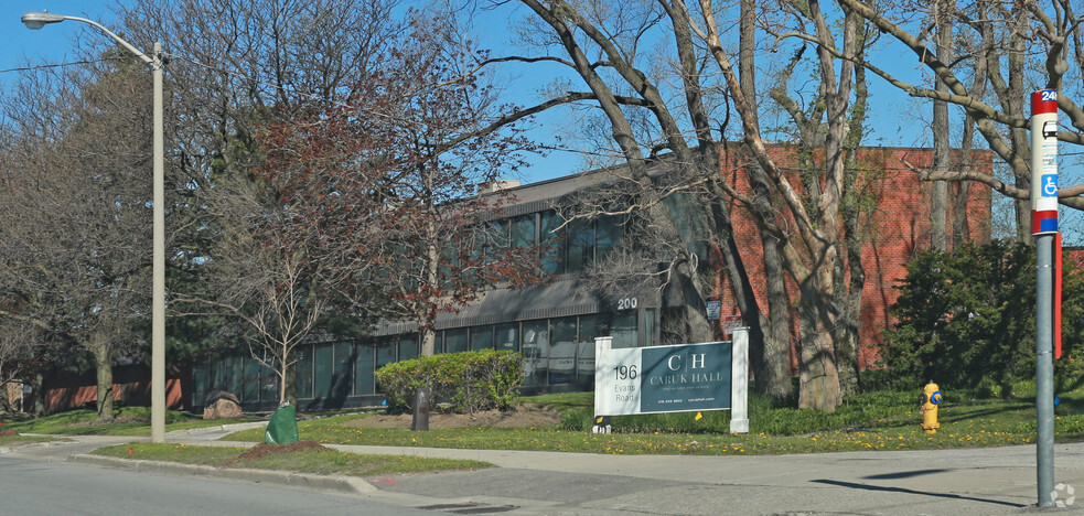 200 Evans Ave, Toronto, ON à louer - Photo de l’immeuble – Image 3 sur 10