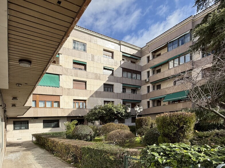 Immeuble residentiel dans Aranjuez, Madrid à vendre - Photo principale – Image 1 sur 1