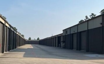 700 Mccaleb Rd, Montgomery, TX à louer Photo de l’immeuble– Image 2 sur 5