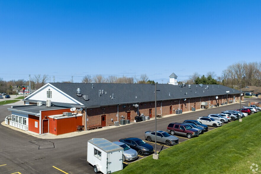 34101 Center Ridge Rd, North Ridgeville, OH à louer - Photo de l’immeuble – Image 3 sur 4