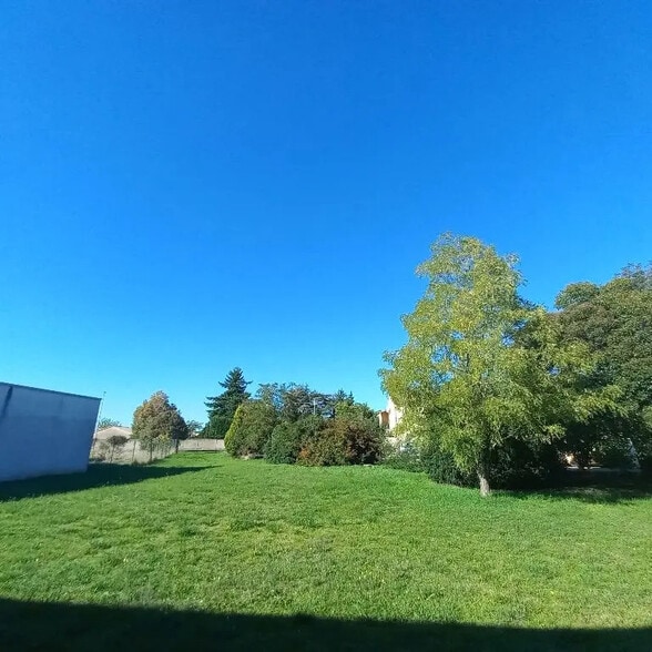 Local d'activités dans Valence à vendre - Photo de l’immeuble – Image 3 sur 5