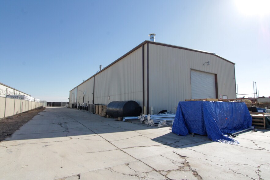 16224 Koala Rd, Adelanto, CA à vendre - Photo de l’immeuble – Image 2 sur 8
