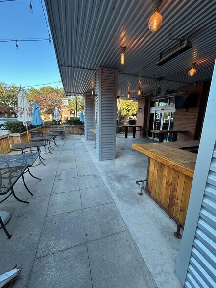 725-735 Coleman Blvd, Mount Pleasant, SC à louer - Photo de l’immeuble – Image 2 sur 17