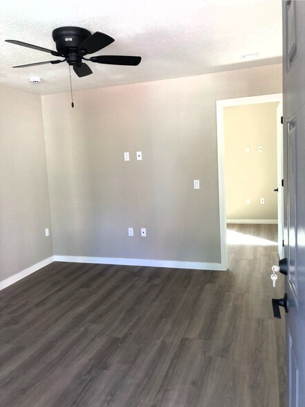 680 N State St, Ukiah, CA à vendre - Photo intérieure – Image 3 sur 18