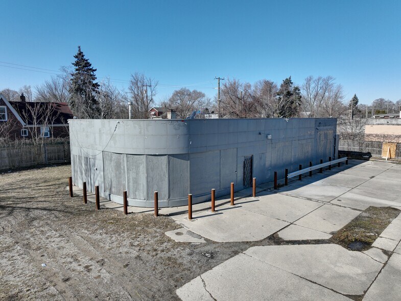10301 Whittier Ave, Detroit, MI à vendre - Photo de l’immeuble – Image 2 sur 25
