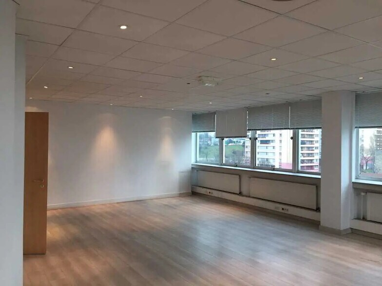 Bureau dans Bagnolet à louer - Photo de l’immeuble – Image 3 sur 11