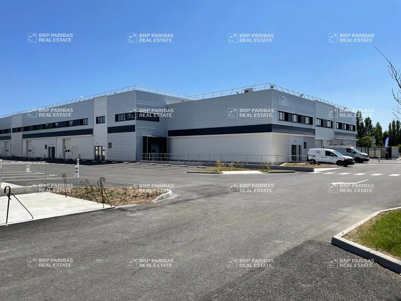 Bureau dans Saint-Aignan-Grandlieu à louer - Photo de l’immeuble – Image 3 sur 14
