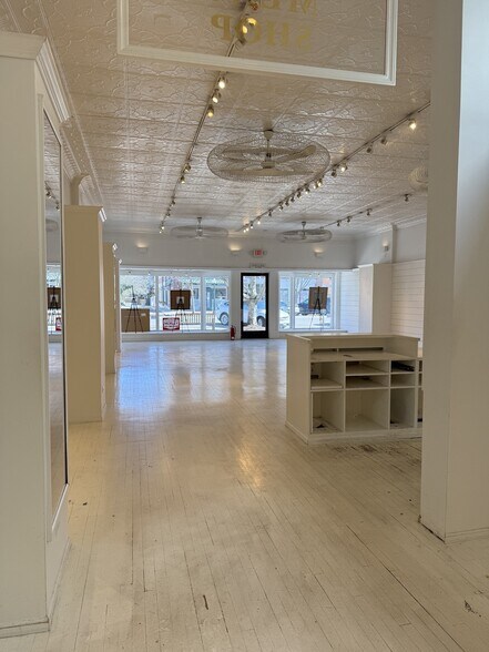 35 Main St, Southampton, NY à louer - Photo de l’immeuble – Image 2 sur 4