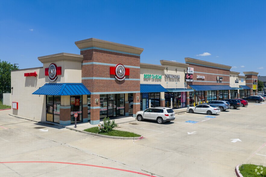 10807 Huffmeister Rd, Houston, TX à louer - Photo de l’immeuble – Image 1 sur 12