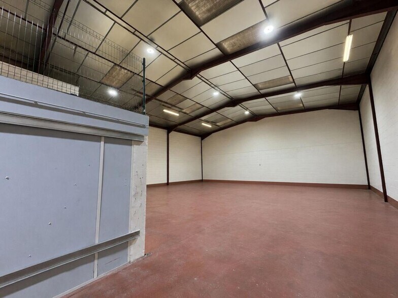16 Rue André Sentuc, Vénissieux à vendre - Photo de l’immeuble – Image 2 sur 11