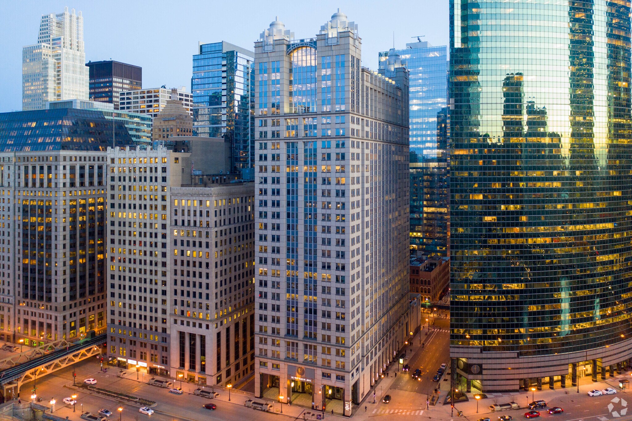 225 W Wacker Dr, Chicago, IL à louer Photo principale– Image 1 sur 6